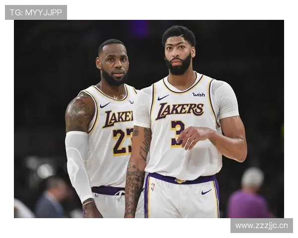 戴维斯状态回暖，持续保持比赛稳定性助力球队夺取胜利