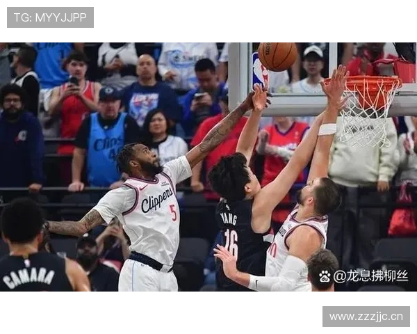 篮球规则深度解析:防守犯规和进攻犯规区别在哪里? 篮球规则深度解析:防守犯规和进攻犯规区别在哪里?